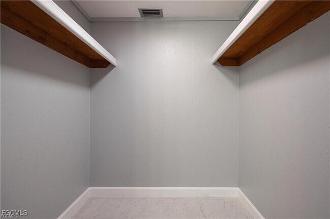 Building Photo - 2244 Winkler Ave