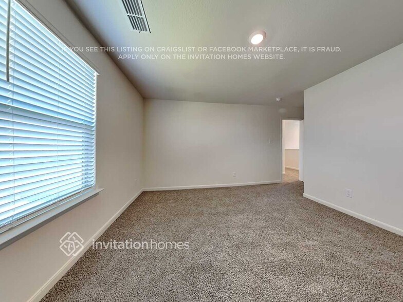 Building Photo - 3041 Chico Dr