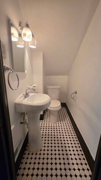 Building Photo - 178 Brunswick Ave