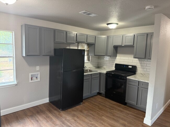 Building Photo - 4100 Wrangler Dr
