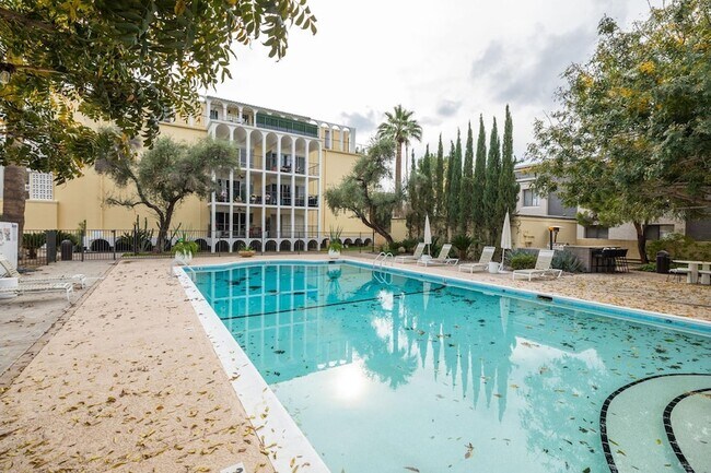 Building Photo - 6502 N Central Ave