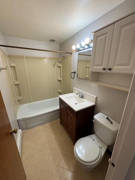 Building Photo - 4748 22nd Ave NE