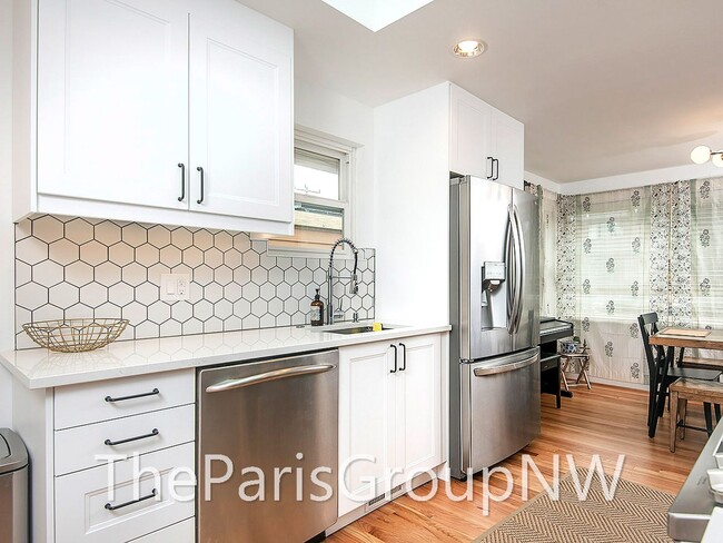 Building Photo - Renovated Magnolia Home – Open Floor Plan ...