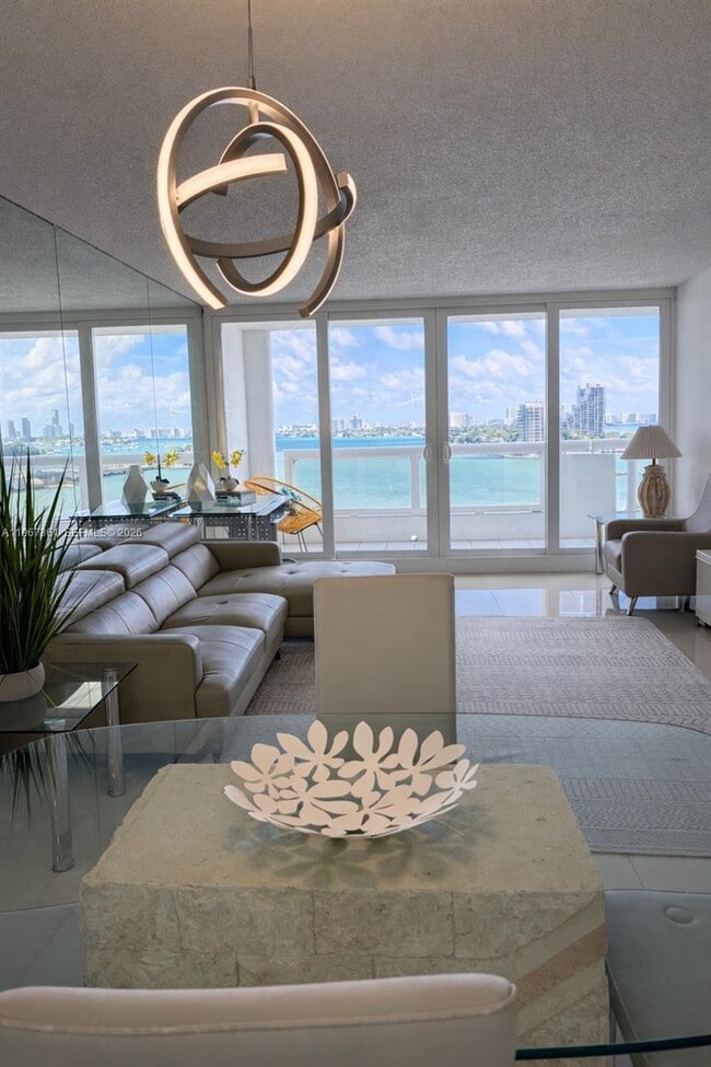 Building Photo - 1717 N Bayshore Dr