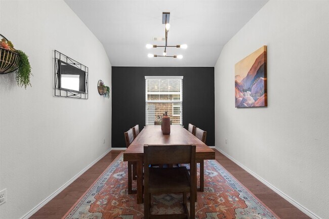 Building Photo - 1913 Kaiser Cove