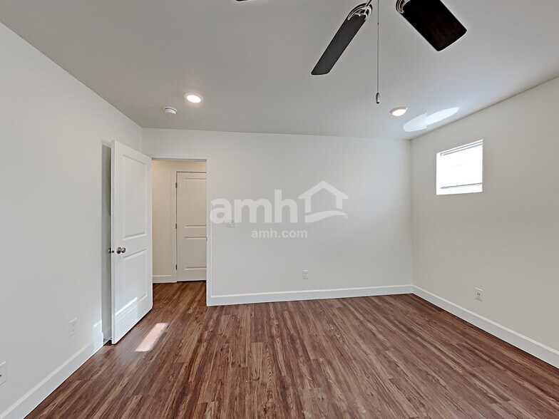 Building Photo - 12432 83rd Ave E