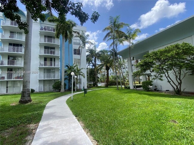 Building Photo - 498 NW 165th St