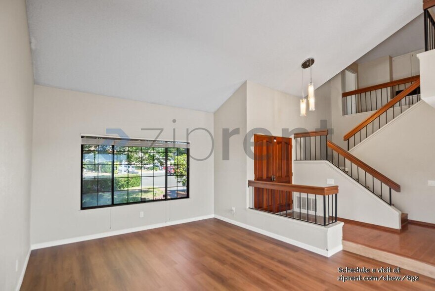 Building Photo - 3700 Hidden Springs Ct