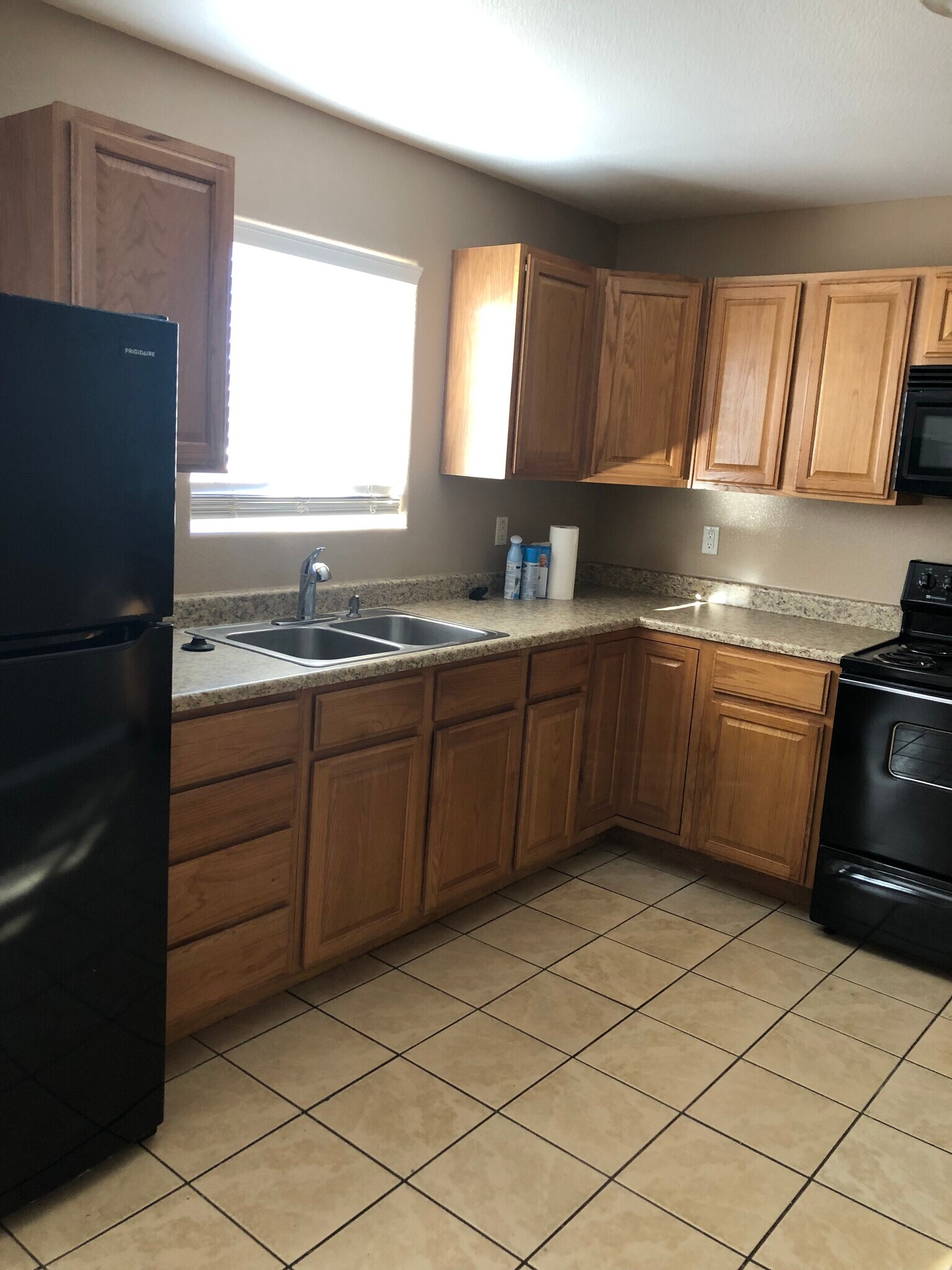 Building Photo - 2117 Clearwater Dr