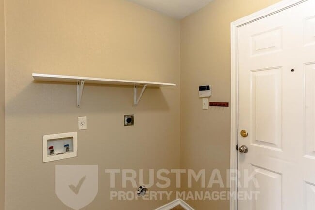 Building Photo - 5406 Shawn Dr