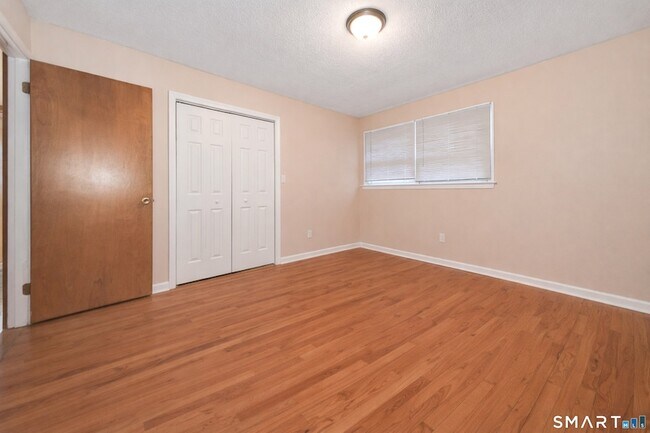 Building Photo - 41 Trout Brook Dr