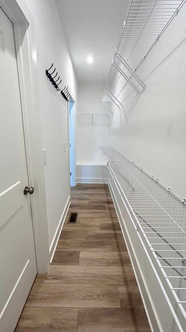Building Photo - Chastain Park! 2 Bed-2 Bath Townhome, Available NOW!