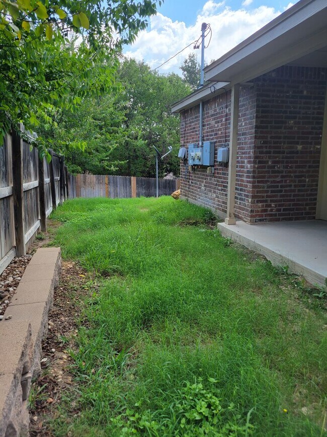 Building Photo - 101StoneCanyon