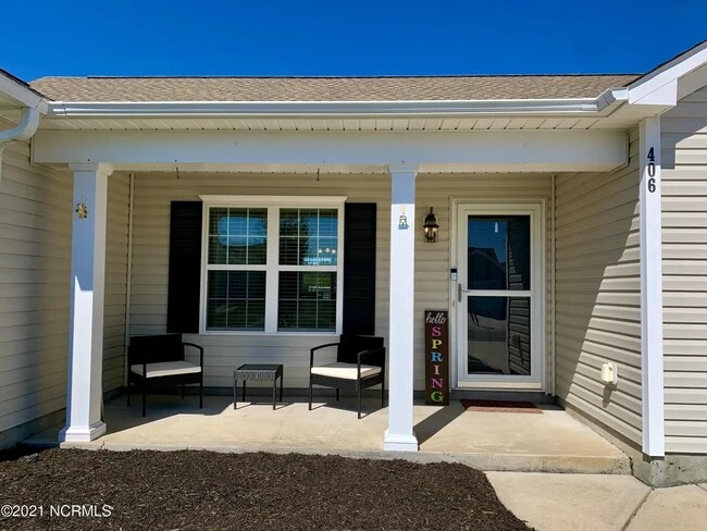 Building Photo - 406 Amaryllis Ln
