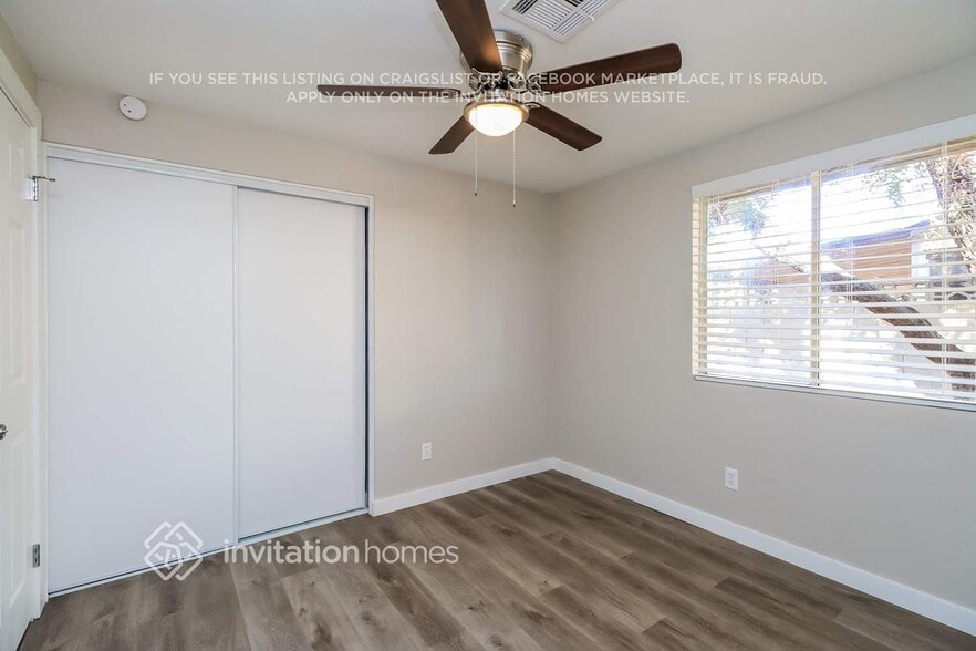 Building Photo - 1418 W Rosal Pl