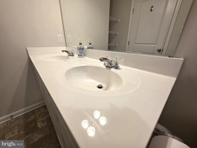 Building Photo - 426 Creekbed Cir