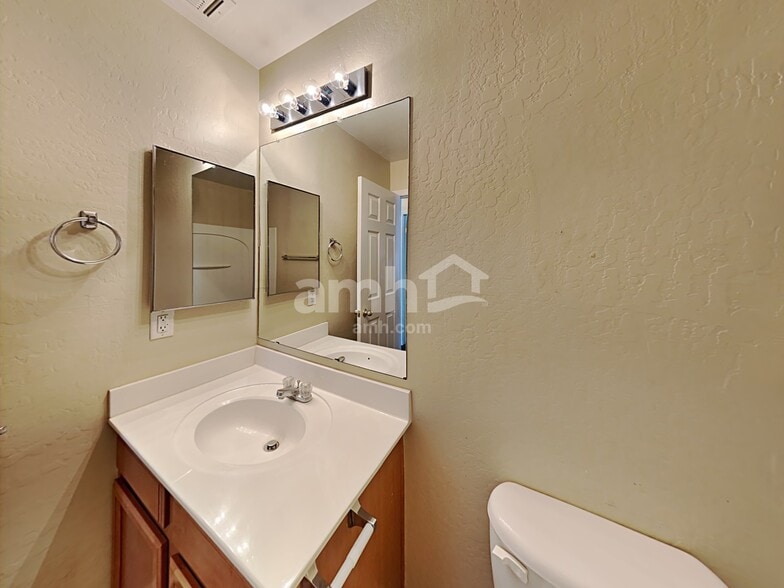 Building Photo - 13440 W Rhine Ln