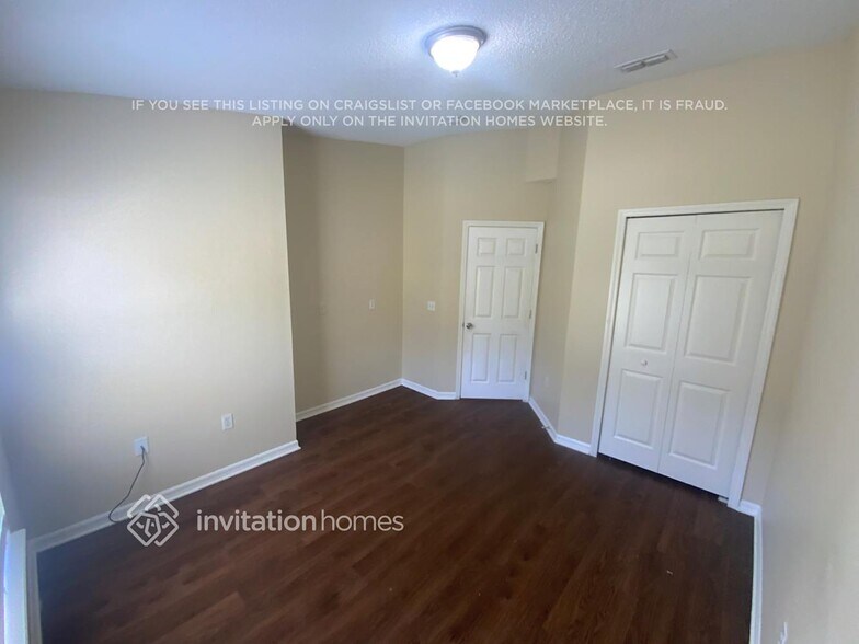 Building Photo - 3121 Turret Dr