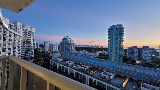 Building Photo - 6039 Collins Ave