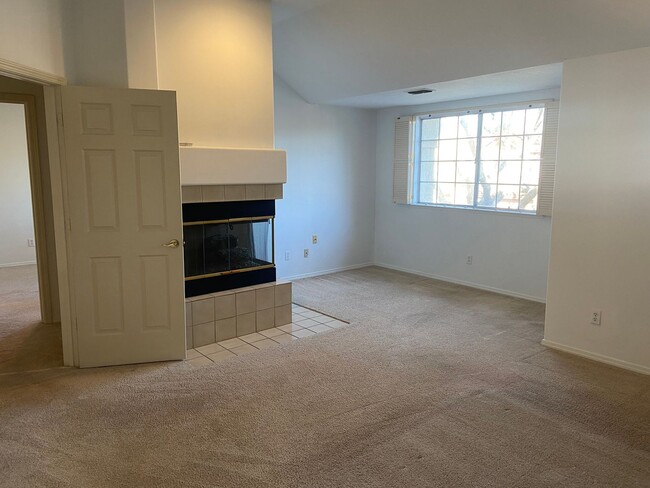 Building Photo - American River Canyon Folsom - 3 Bdrm, 3 Bath in gated community