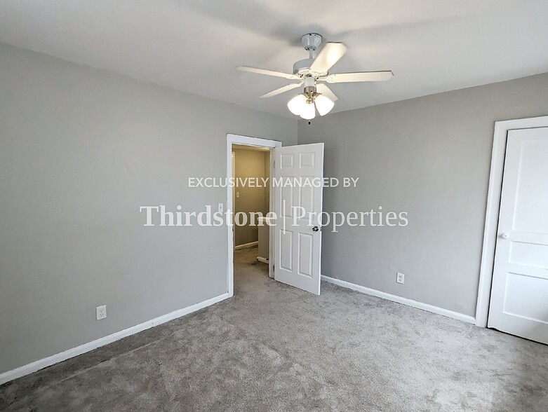 Building Photo - 2858 Olga Pl