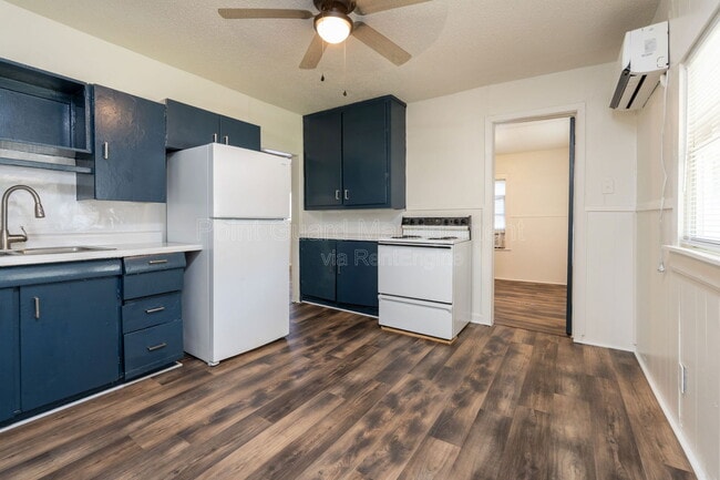 Building Photo - 1160 S Richmond Ave