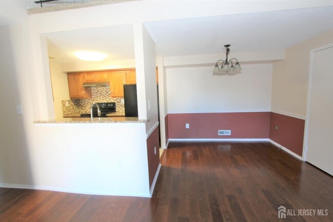 Building Photo - 2202 Aspen Dr