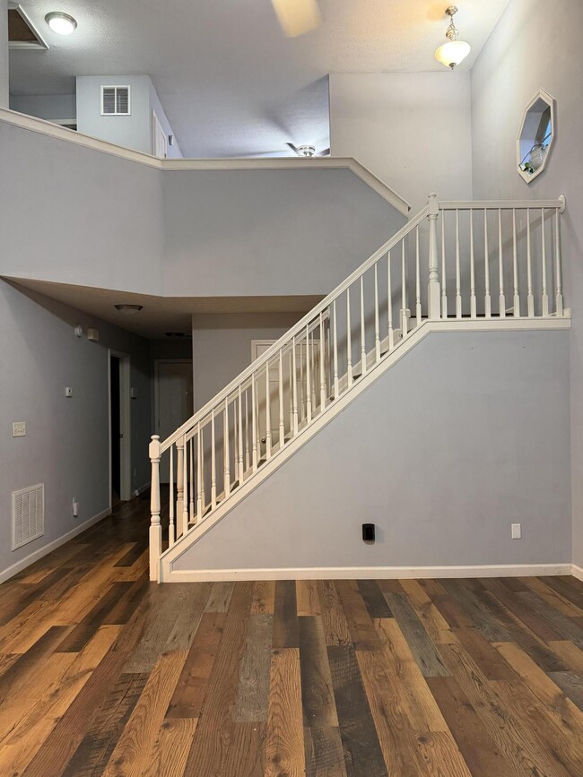 Building Photo - 188 Ransom Trce