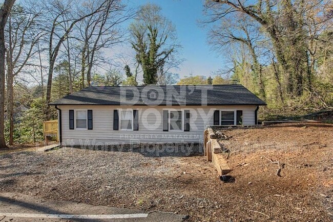 Building Photo - 615 Dumaine St