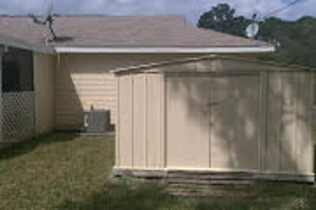 Building Photo - MOVE IN SPECIAL $250  OFF!  Pet friendly P...