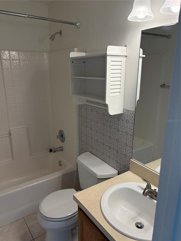 Building Photo - 1326 Hillview Dr