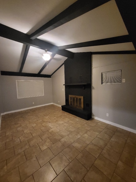 Building Photo - 214 Early Way Dr