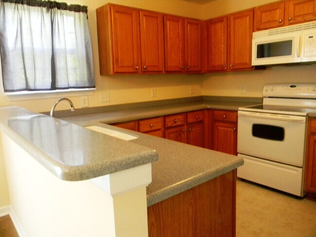 Building Photo - Great Home in Moncks Corner