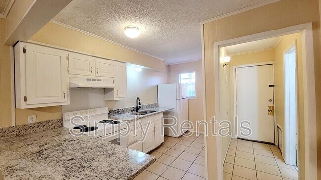 Building Photo - 400 Bill Bradford Rd