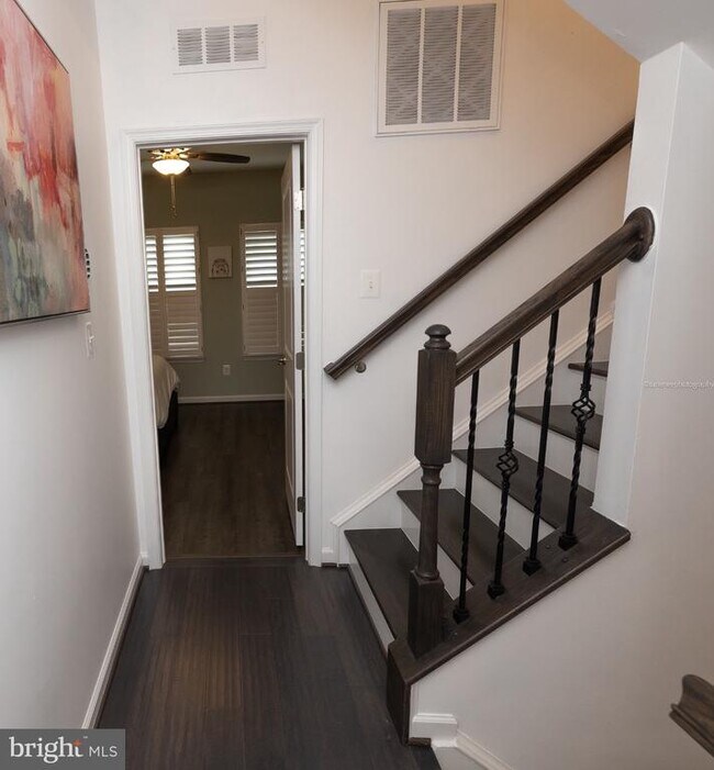 Building Photo - 3620 Commodore Joshua Barney Dr NE