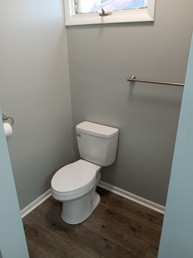Toilet - 1041 W 10th St
