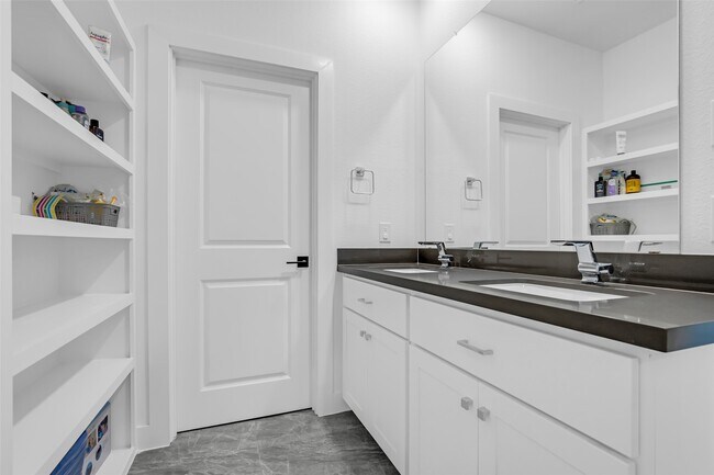 Building Photo - 2523 Quickstep Ct