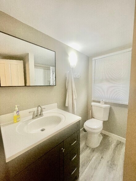 Building Photo - 1021 Keokuk St