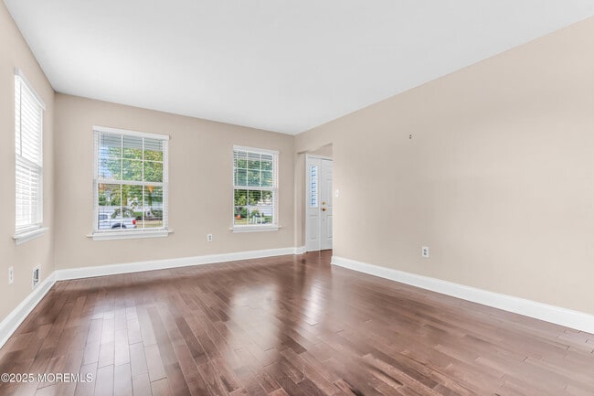 Building Photo - 922 Quincy Dr