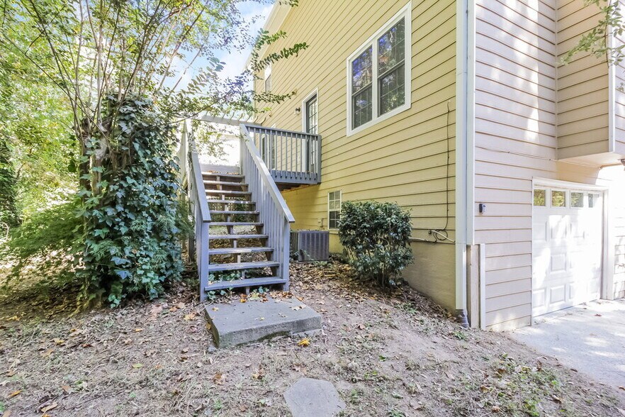 Building Photo - 2613 Windage Dr SW