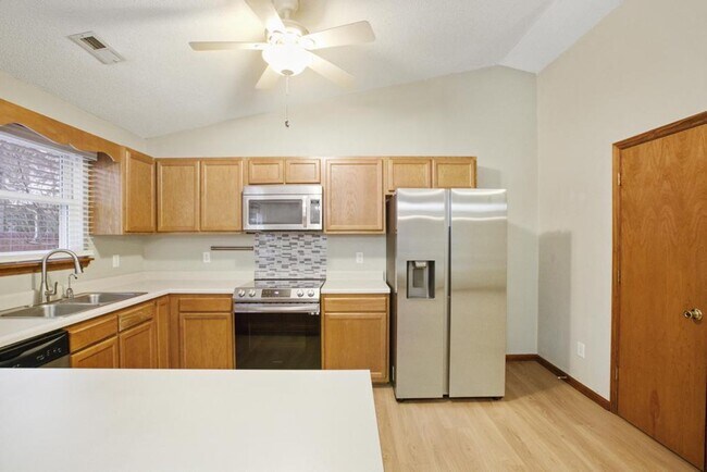 Building Photo - Community Water Access! Gorgeous Home!