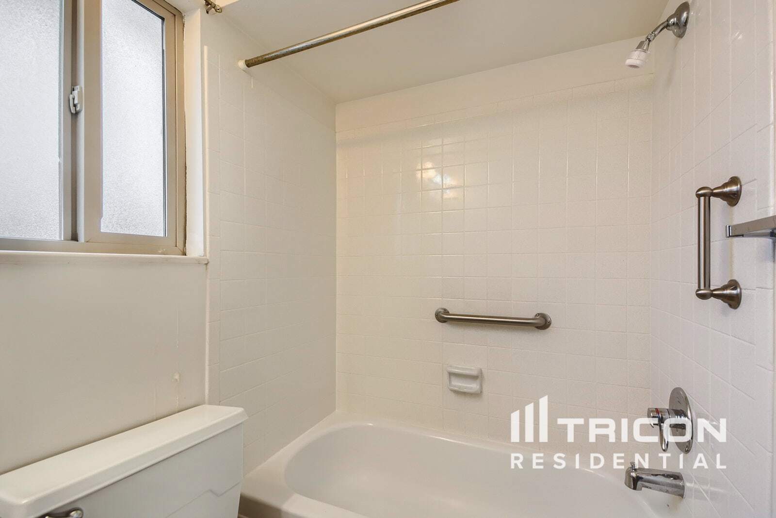 Building Photo - 6552 W Morraine Pl