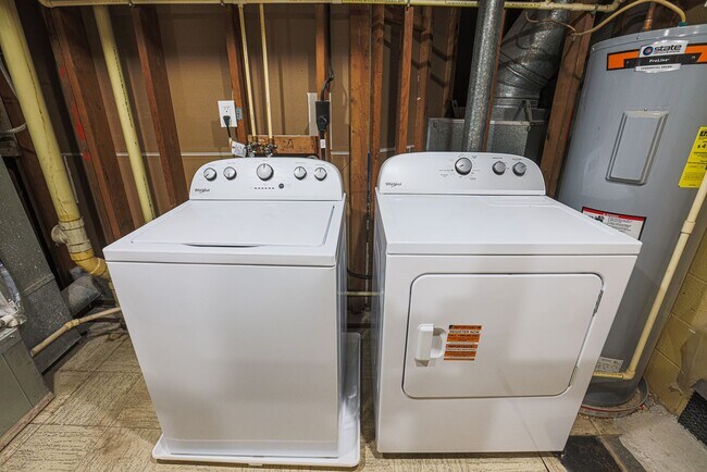 Building Photo - Rosedale 3BR 1/5 Bath now Available!!