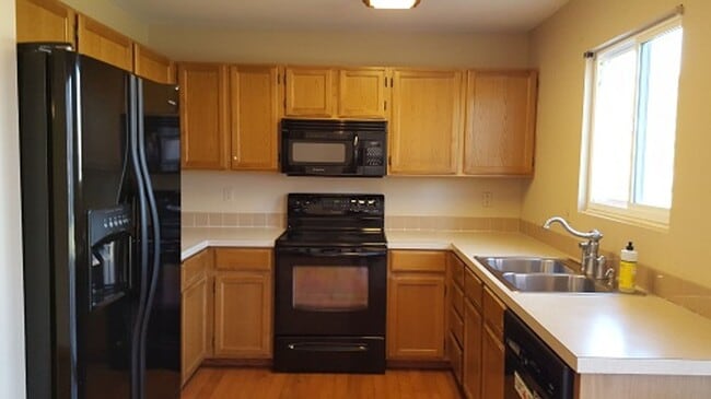 Building Photo - Bright 2 Bed, 2 Bath Home with Garage & Fenced Yard in Fort Collins