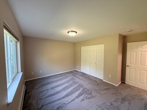 Building Photo - 345 E Victor Cir