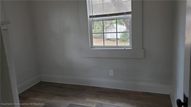 Building Photo - 331 Rose Ave