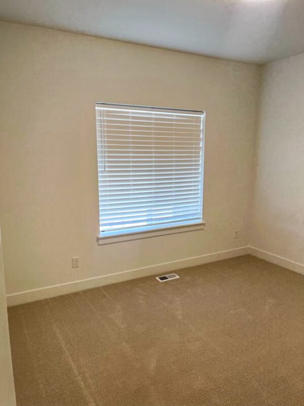 Building Photo - 1360 E 1220 N