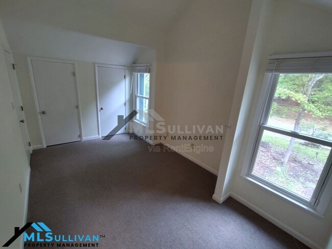 Building Photo - 1321 Valley Run