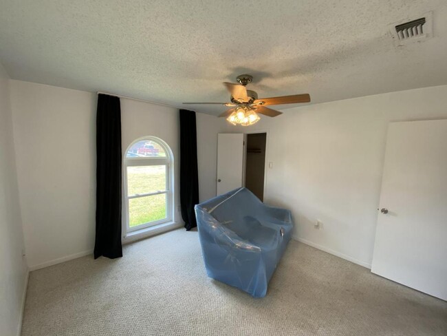 Building Photo - 1122 Rhonda Lee St