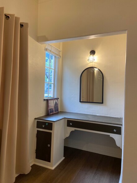 Bedroom power room/min office - 795 N 2nd St